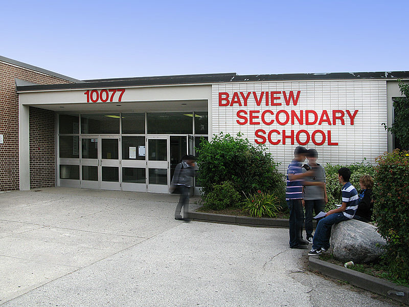 800px Bayview SS front entrance 1